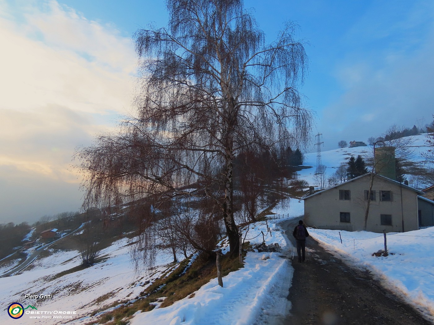 62 Ripassiamo da Lavaggio col sole che sbircia all'orizzonte.JPG